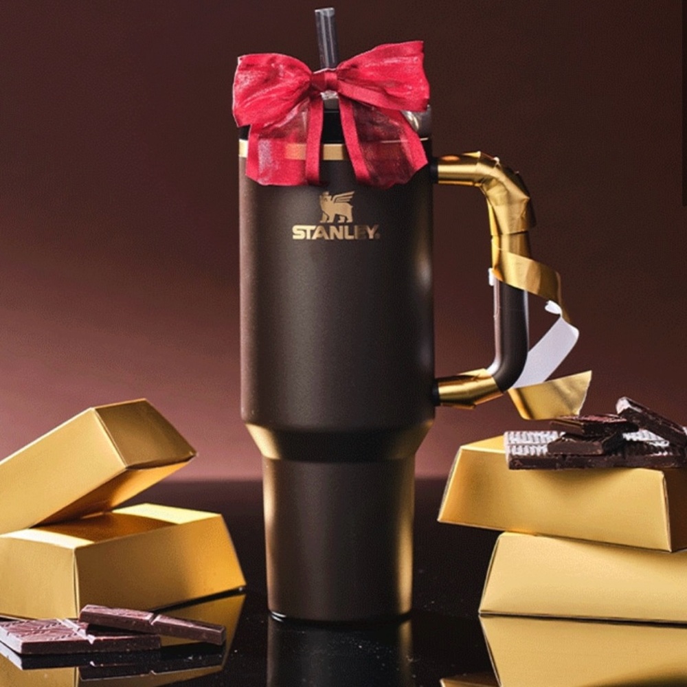 Stanley The Chocolate Gold Quencher H2.0 FlowState™ Tumbler | 40 OZ NEW IN HAND